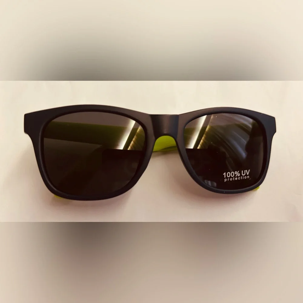 New Tommy Bahama Kid Sunglasses Blue Frame Green Temple Boys Girls Unisex Summer